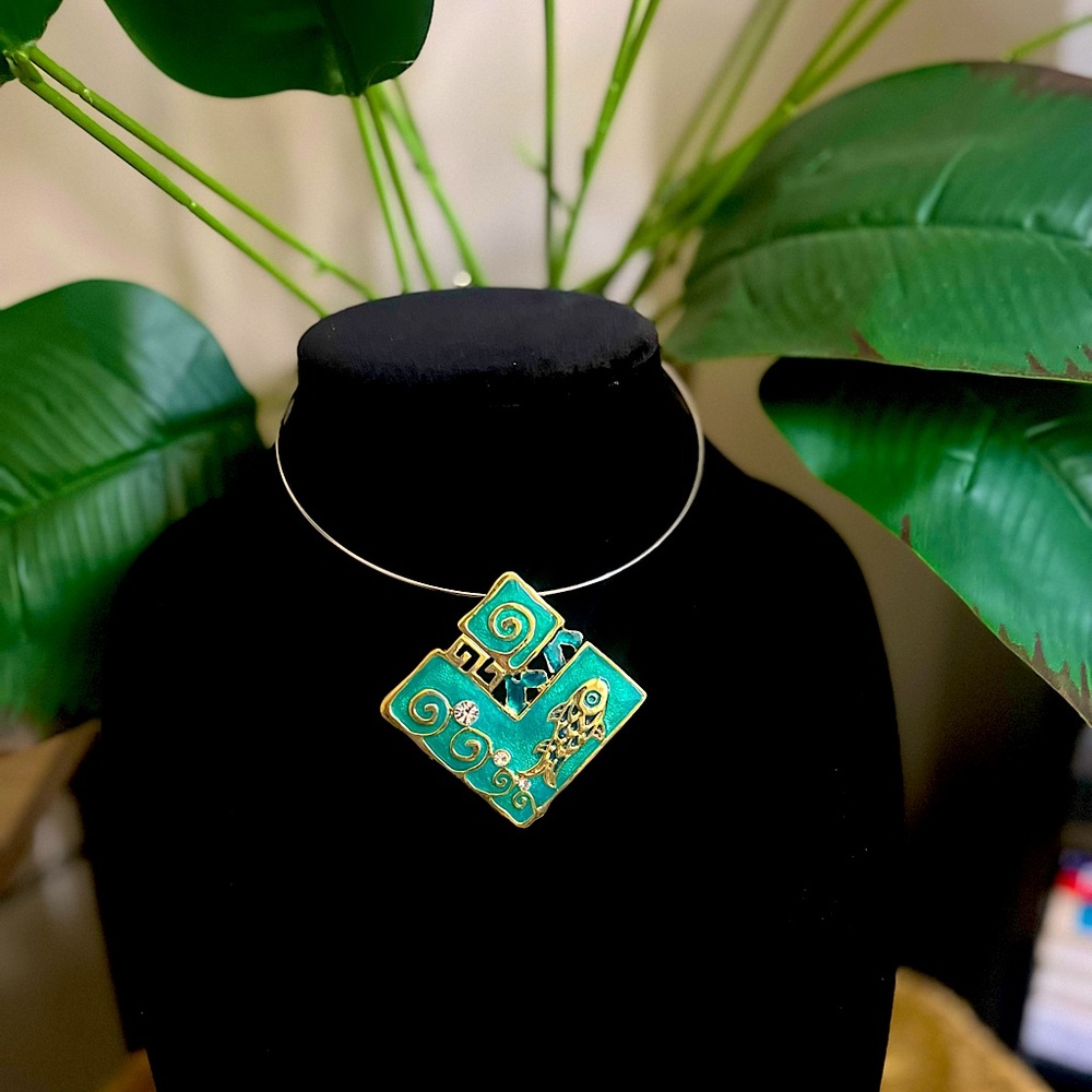 Artsy Turquoise Fish Pendant Choker 🐠